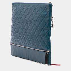 مملوكة مسبقًا Chanel Blue CC Quilted Lambskin Multi Zip Clutch