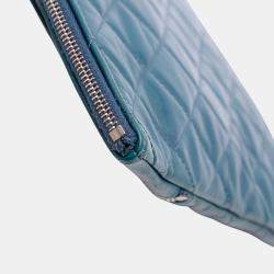 مملوكة مسبقًا Chanel Blue CC Quilted Lambskin Multi Zip Clutch