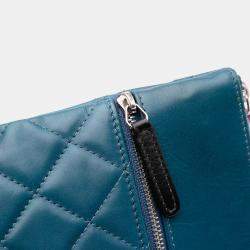 مملوكة مسبقًا Chanel Blue CC Quilted Lambskin Multi Zip Clutch