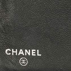 مملوكة مسبقًا Chanel Black Quilted Leather CC Bifold Wallet