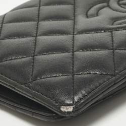 مملوكة مسبقًا Chanel Black Quilted Leather CC Bifold Wallet