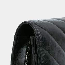 Pre Owned Chanel Black Chevron Aged Calfskin Gabrielle Wallet On Chain