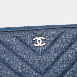 Pre Owned Chanel Blue Medium Chevron Caviar Ancient Greek Charms O Case Clutch