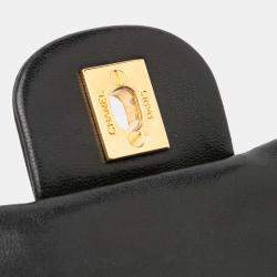 Pre Owned Chanel Black Medium Classic Lambskin Double Flap