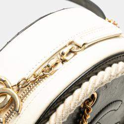 Pre Owned Chanel Black Crumpled Calfskin En Vogue Round Bag