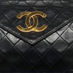 Pre Owned Chanel Black Quilted Leather Vintage CC Square Flap Bag 