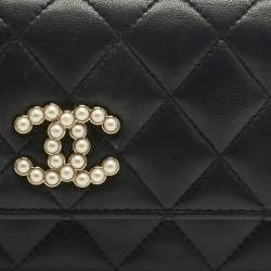 Pre Owned Chanel Black Quilted Leather CC Pearl Flap Wallet