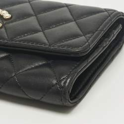 Pre Owned Chanel Black Quilted Leather CC Pearl Flap Wallet