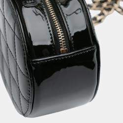 مملوكة مسبقًا Chanel Black Quilted Patent Round As Earth Crossbody