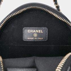 مملوكة مسبقًا Chanel Black Quilted Patent Round As Earth Crossbody