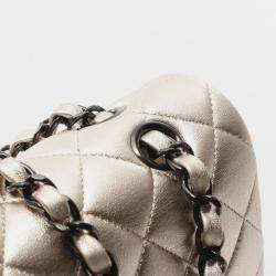 مملوكة مسبقًا حقيبة كتف شانيل قلاب مزدوج كلاسيكية جلد معدني