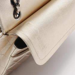 مملوكة مسبقًا حقيبة كتف شانيل قلاب مزدوج كلاسيكية جلد معدني