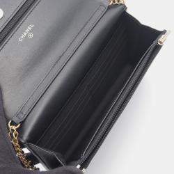مملوكة مسبقًا Chanel Classic Black Leather Wallet On Chain