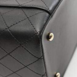 مملوكة مسبقًا حقيبة شانيل كتف بمقبض علوي خشبي جلد أسود فاتينة