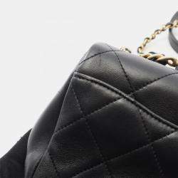 مملوكة مسبقًا حقيبة شانيل كتف جلد حمل أسود CC لووب-إن جلد الخراف الضأن