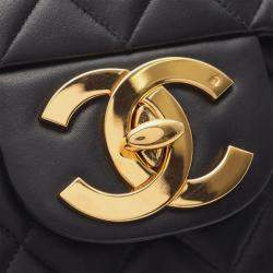 Pre Owned حقيبة كتف شانيل قلاب منفرد جامبو جلد الحملان السوداء