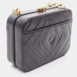 مملوكة مسبقًا حقيبة شانيل شيفرون بيجو جلد أسود كاميرا