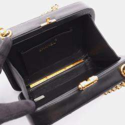 مملوكة مسبقًا حقيبة شانيل شيفرون بيجو جلد أسود كاميرا