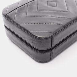 مملوكة مسبقًا حقيبة شانيل شيفرون بيجو جلد أسود كاميرا