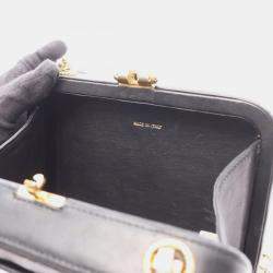 مملوكة مسبقًا حقيبة شانيل شيفرون بيجو جلد أسو د كاميرا