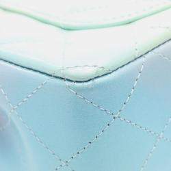 مملوكة مسبقًا حقيبة كتف شانيل صغيرة زرقاء متدرجة بأزرار خياطة بشكل مستطيل