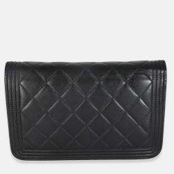 Pre Owned Chanel Black Quilted Lambskin Boy Wallet On Chain