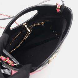 Pre Owned Chanel Chanel 31 Shoulder Bag Patent Leather Pink And Black