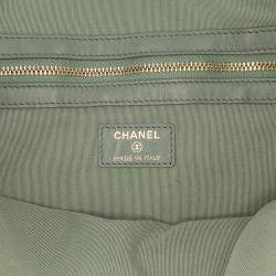 Pre Owned Chanel Green Large Quilted Lambskin O Case Clutch