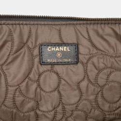 Pre Owned Chanel Black Large CC Embossed Lambskin Camellia O Case Clutch