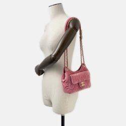 Pre Owned Chanel Matelasse Small Hobo Shoulder Bag Pink Velour