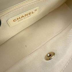 Pre Owned Chanel Matelasse Chain shoulder Off-White Calf Leather