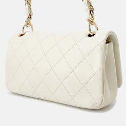 Pre Owned Chanel Matelasse Chain shoulder Off-White Calf Leather