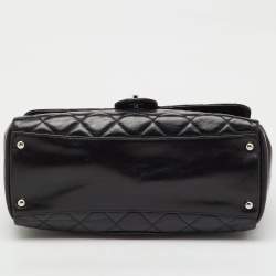 Pre Owned Chanel Black Quilted Crinkled Leather CC Delivery Bag