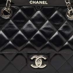 Pre Owned Chanel Black Quilted Crinkled Leather CC Delivery Bag