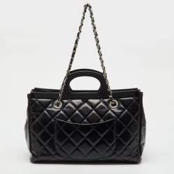 Pre Owned Chanel Black Quilted Crinkled Leather CC Delivery Bag