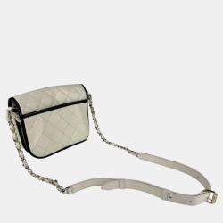 Pre Owned Chanel Matelasse Shoulder Bag In Leather And Metal Off-White Black Gold