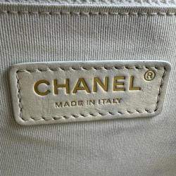 Pre Owned Chanel Matelasse Shoulder Bag In Leather And Metal Off-White Black Gold