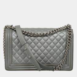 Pre Owned Caviar Leather New Medium Boy Bag