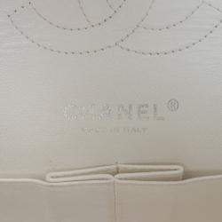 Pre Owned Chanel White Medium Classic Caviar Double Flap