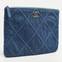 مملوكة مسبقًا حقيبة شانيل دينيم 19 كلاتش جديدة متوسطة