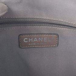 Pre Owned Chanel Red Medium Quilted Aged Calfskin Reissue Camera Bag