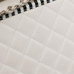 Pre Owned Chanel White Medium Caviar CC Filigree Vanity Case