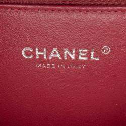 Pre Owned Chanel White Medium Caviar CC Filigree Vanity Case