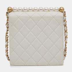 Pre Owned Chanel White Small Lambskin Chic Pearls Flap