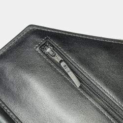 Pre Owned Chanel Black Chevron Lambskin Button Wallet On Chain