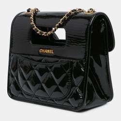 Pre Owned Chanel Black Mini Quilted Patent Graphic Catch Flap