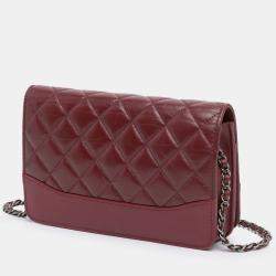 Pre Owned Chanel Red Quilted Aged Calfskin Gabrielle Wallet on Chain