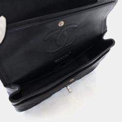 Pre Owned Chanel Medium Caviar Classic Double Flap Bag