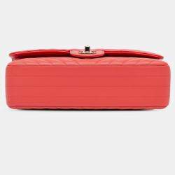 Pre Owned Chanel Red Medium Classic Chevron Lambskin Double Flap