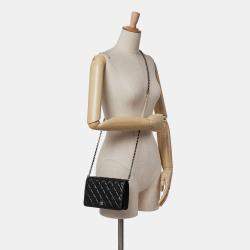 Pre Owned Chanel Black Quilted Crackled Patent Calfskin Pearl Wallet On Chain